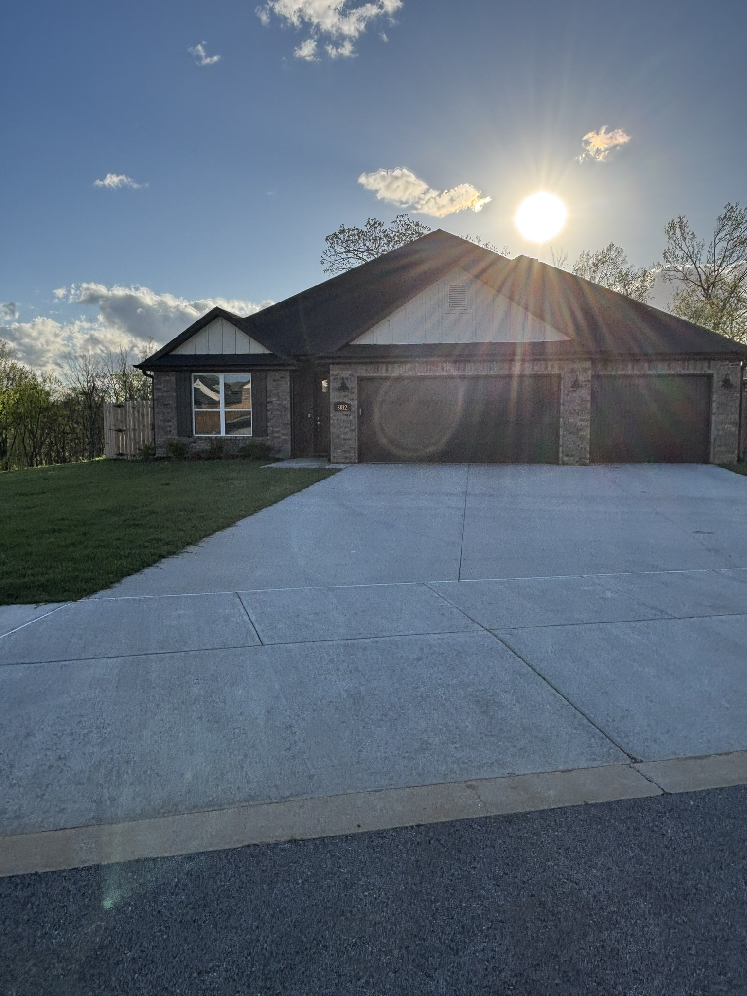 3812 Southwest Pinecrest Drive